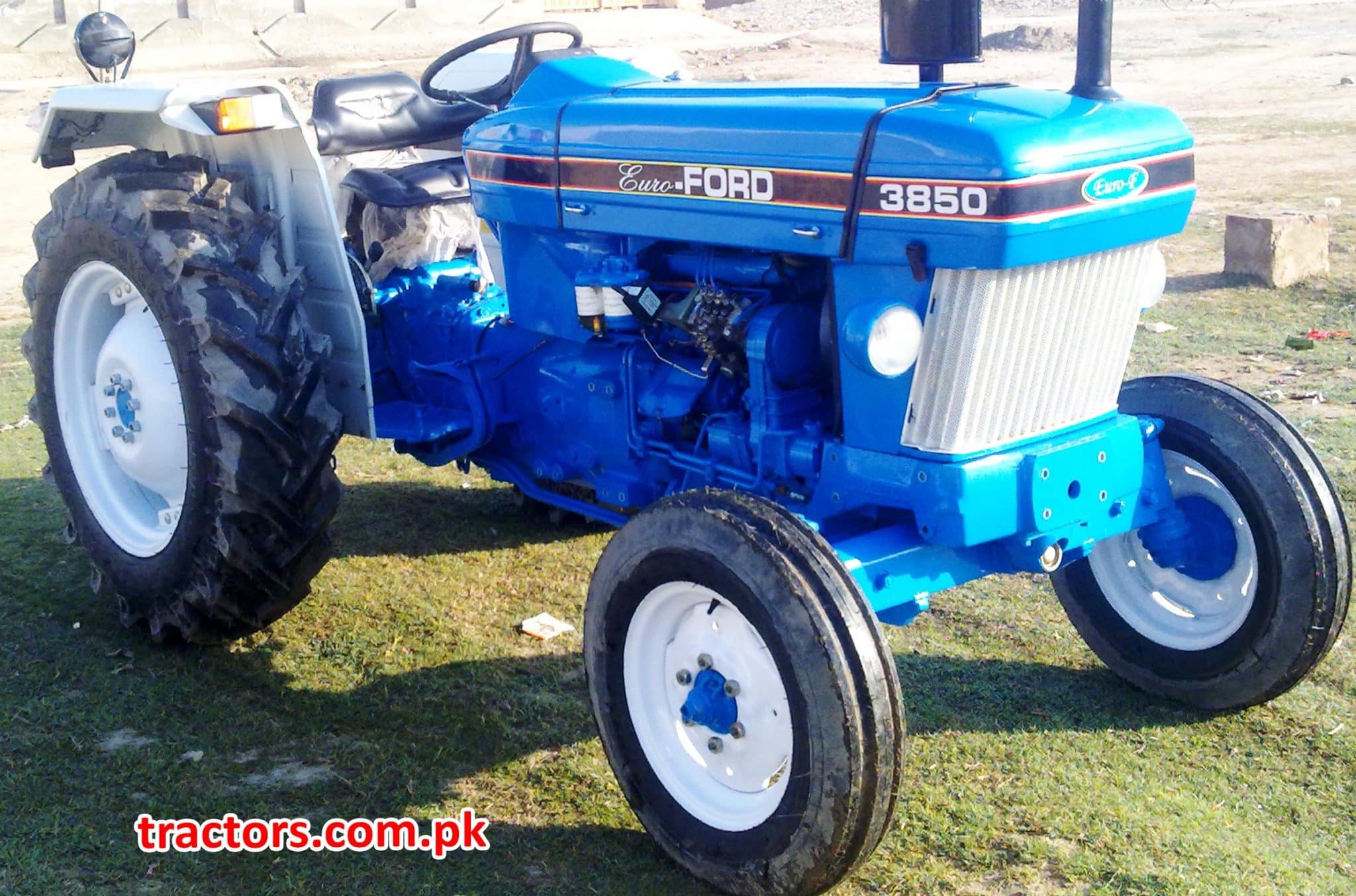Ford 3850 Tractor