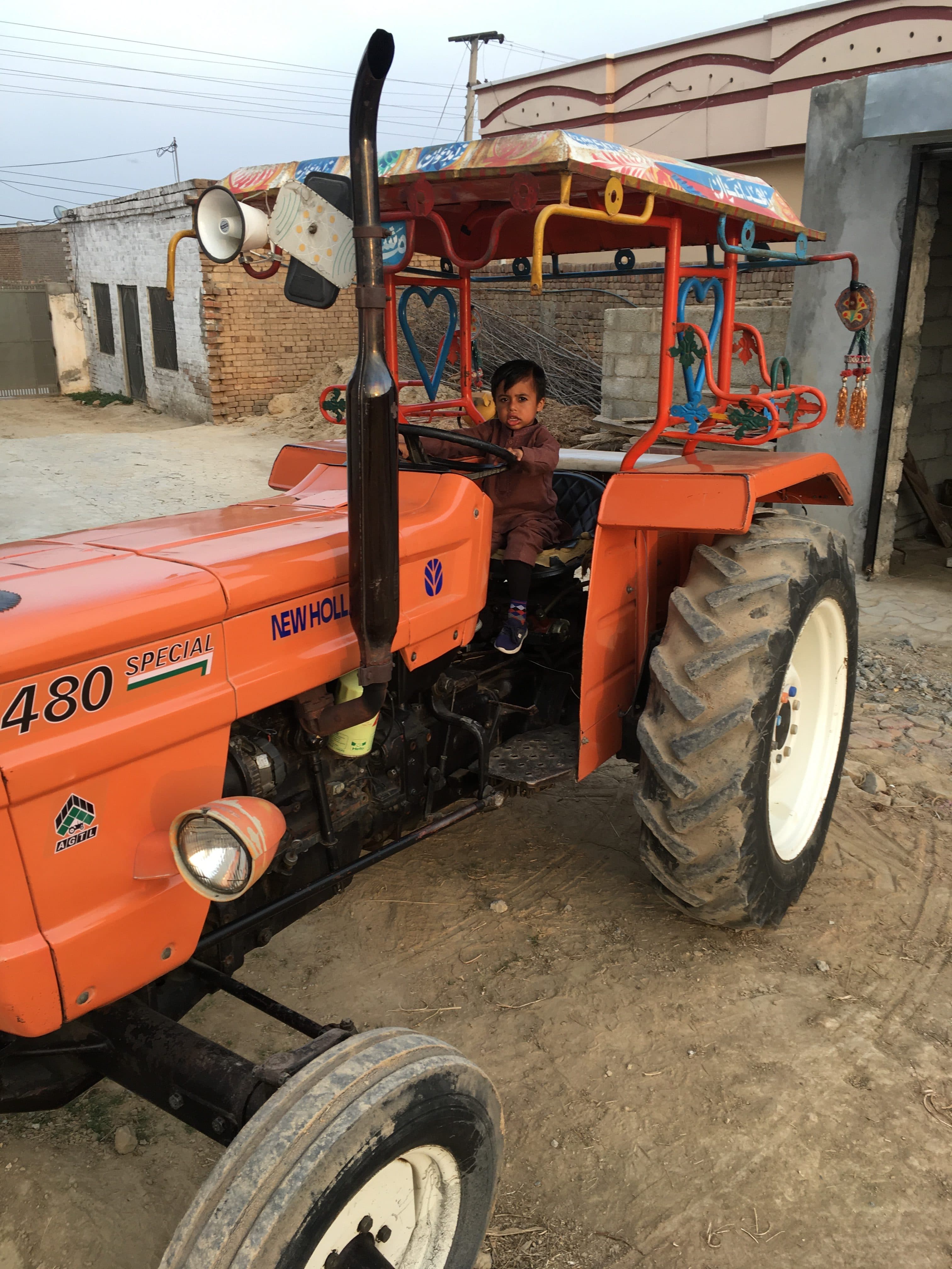 Used FIAT New Holland 480 tractor for sale
