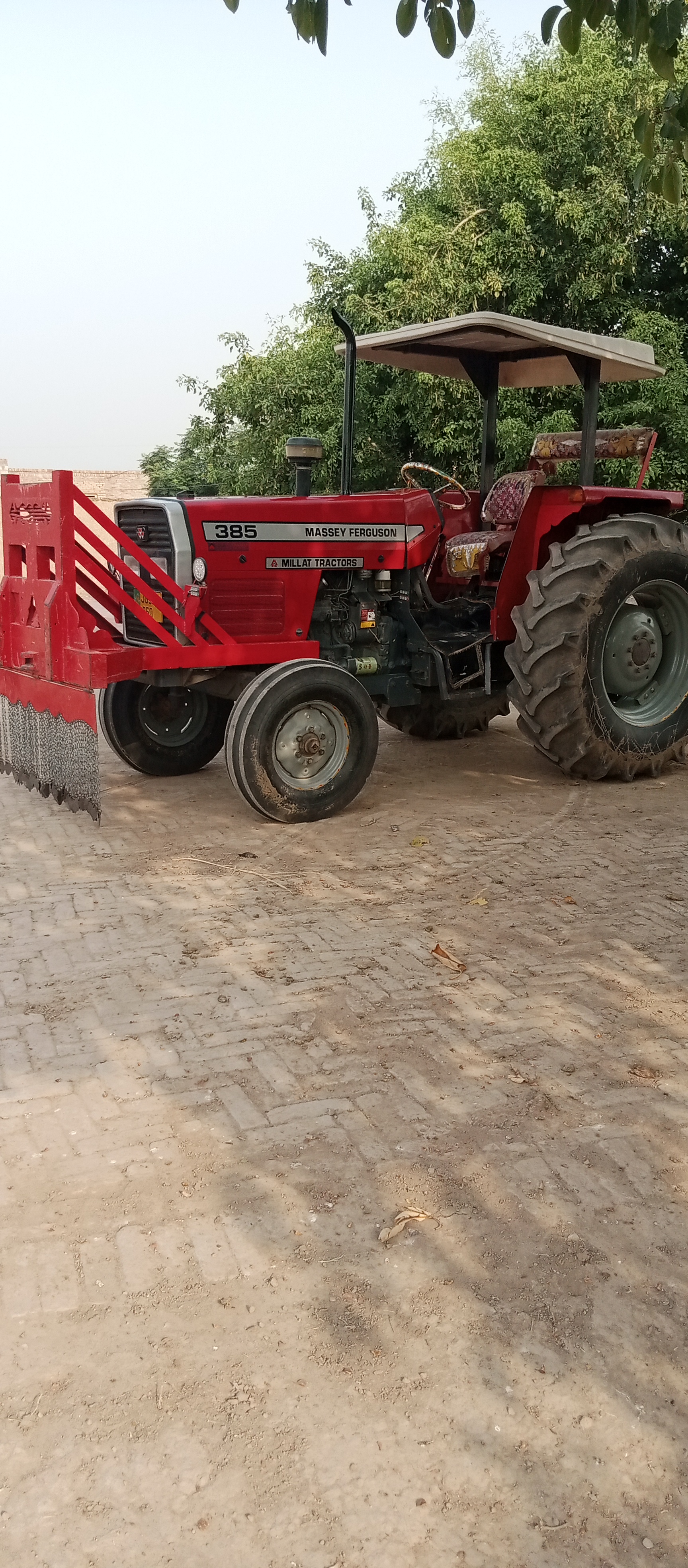 MF385 Massey Tractor Model 2018