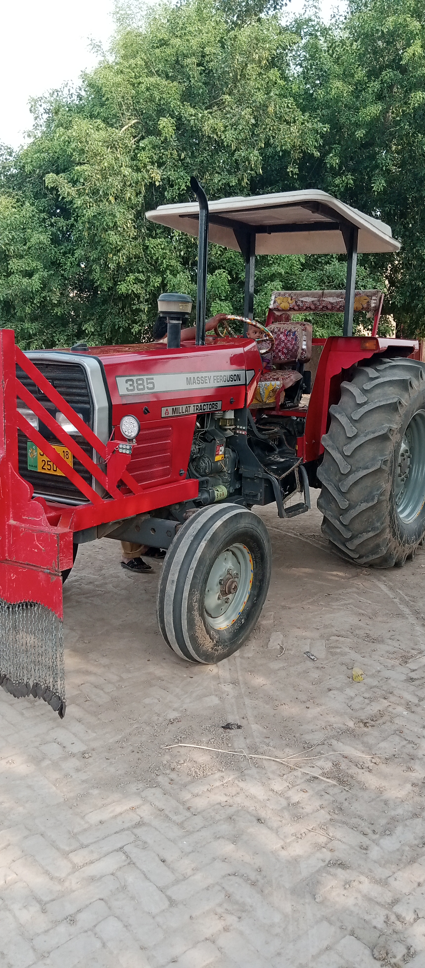 MF385 Massey Tractor Model 2018