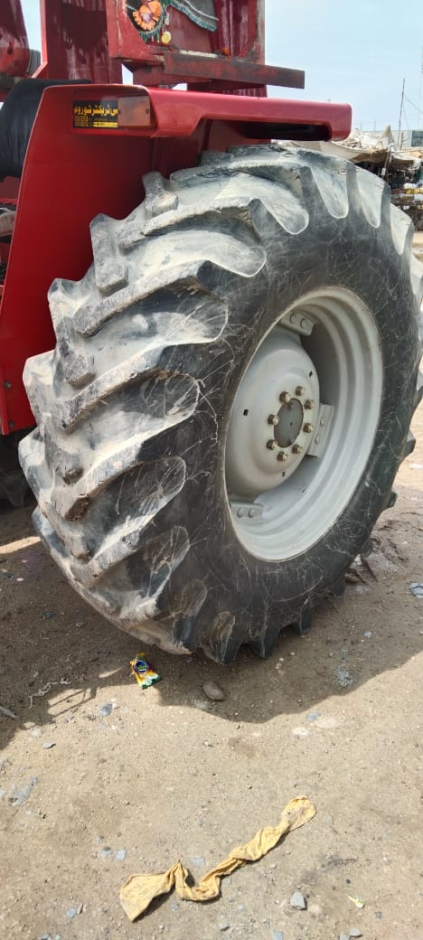 Massey MF385 tractor model 2015