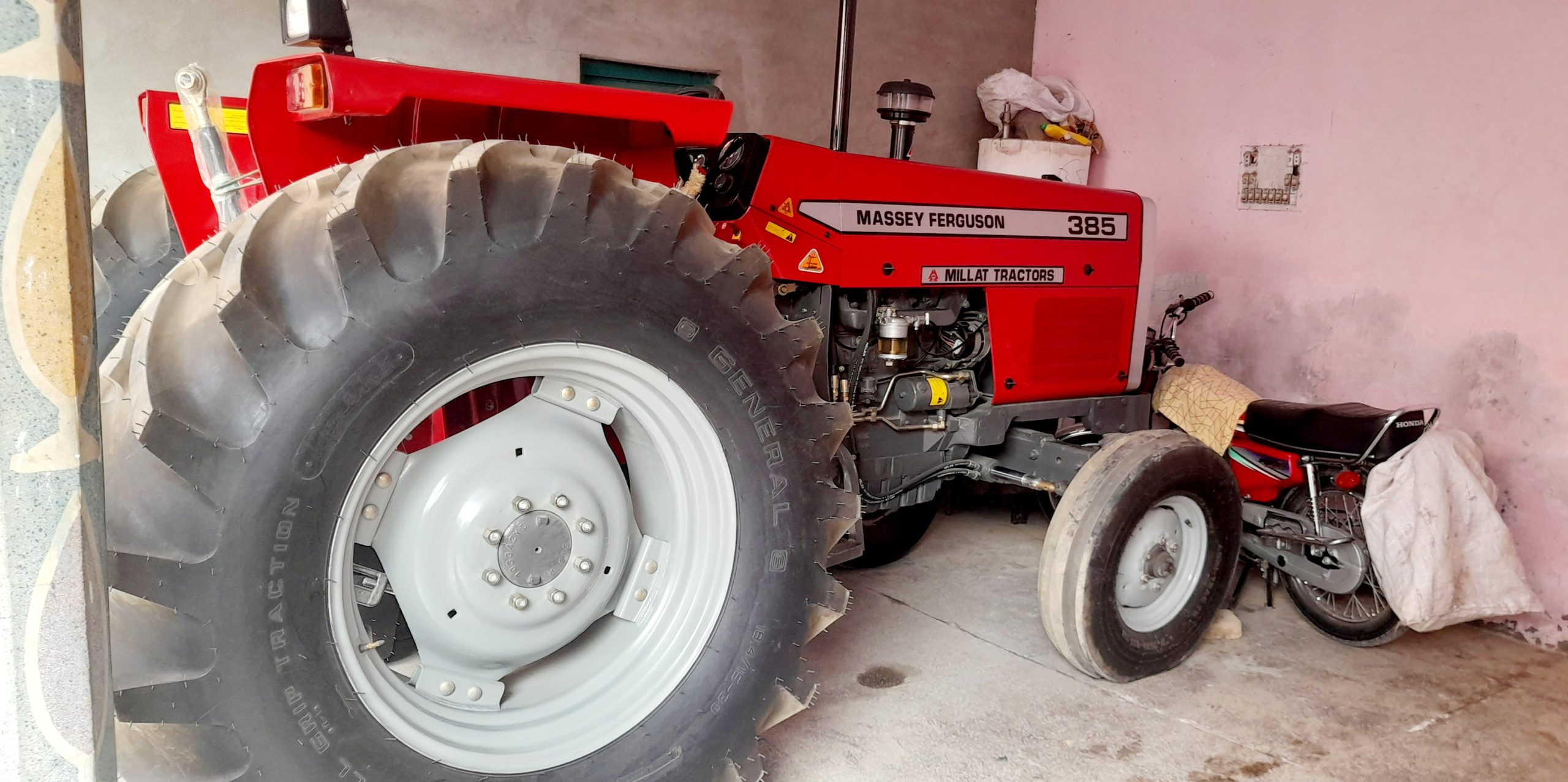MF 385 tractor model 2021