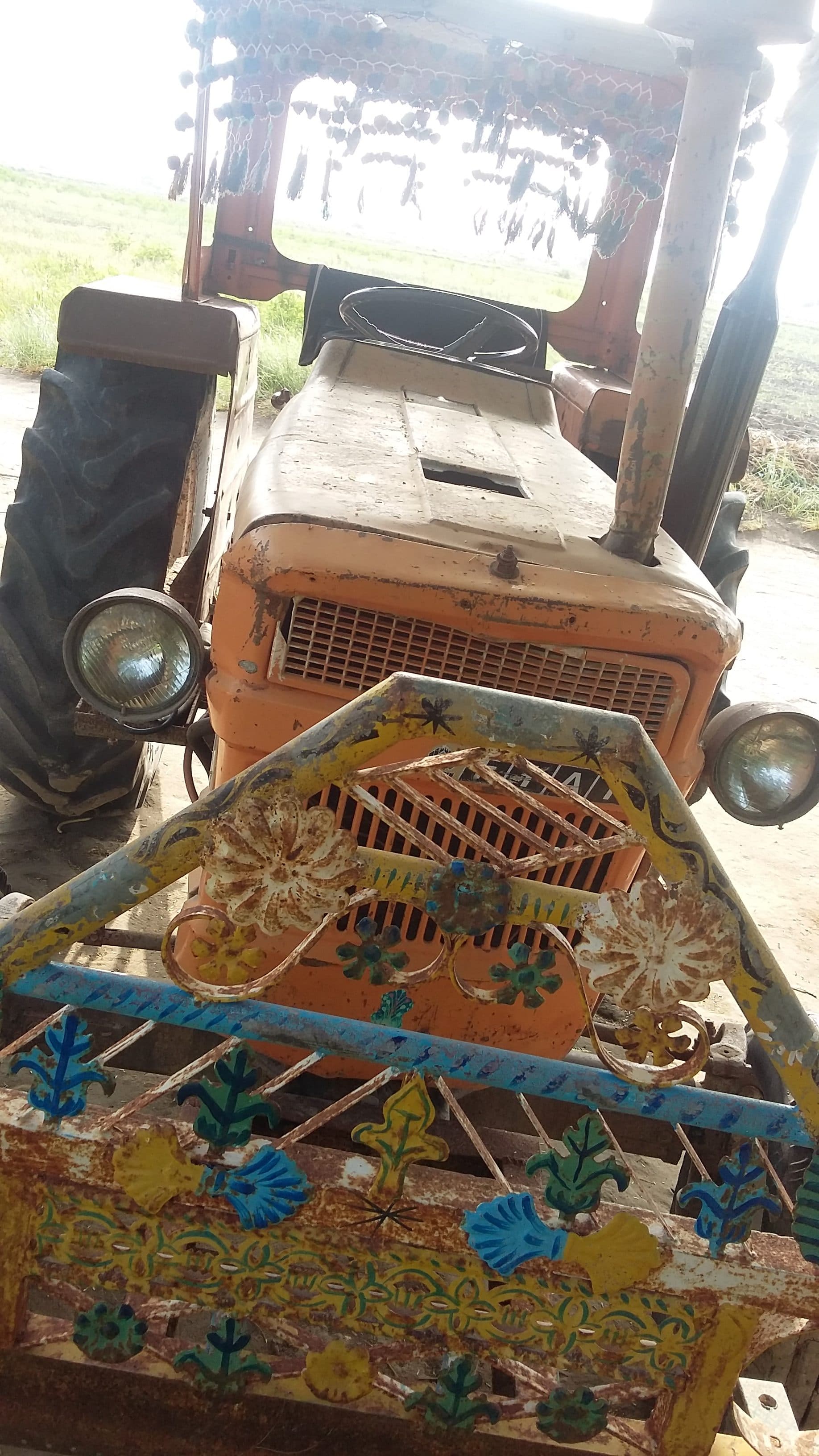 NH 480 Fiat tractor model 2013