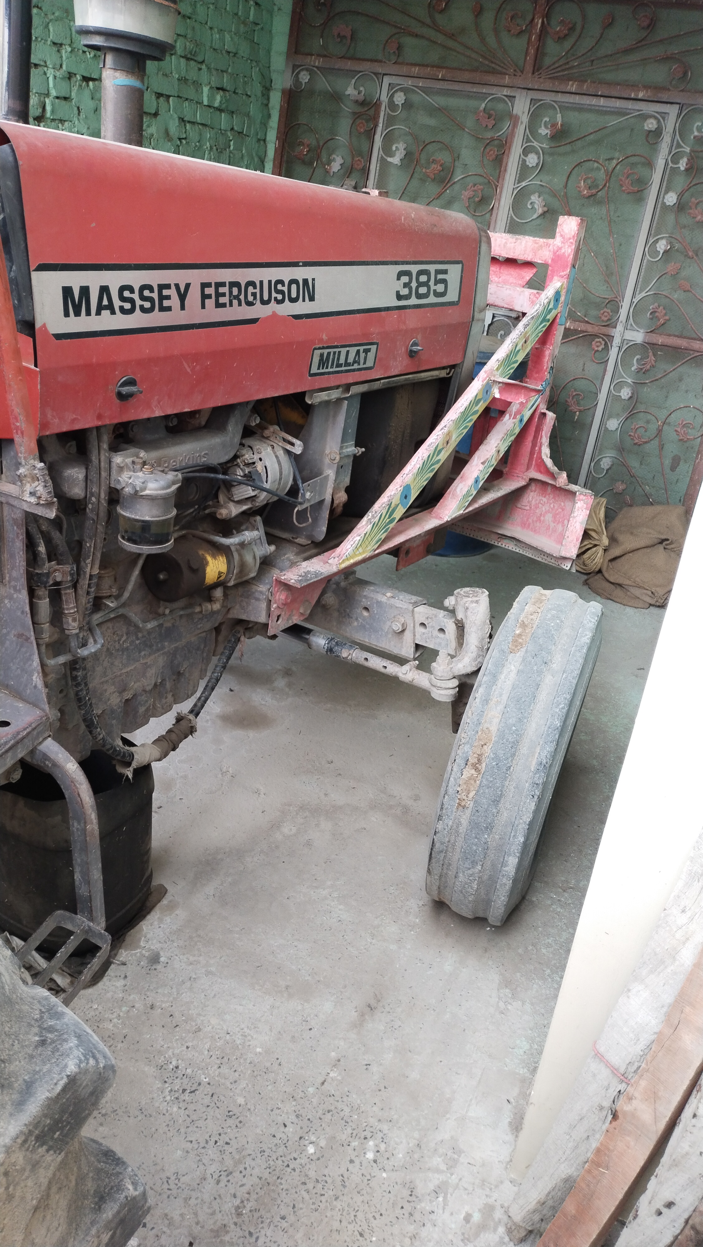 MF 385 Perkins 2008 model Tractor