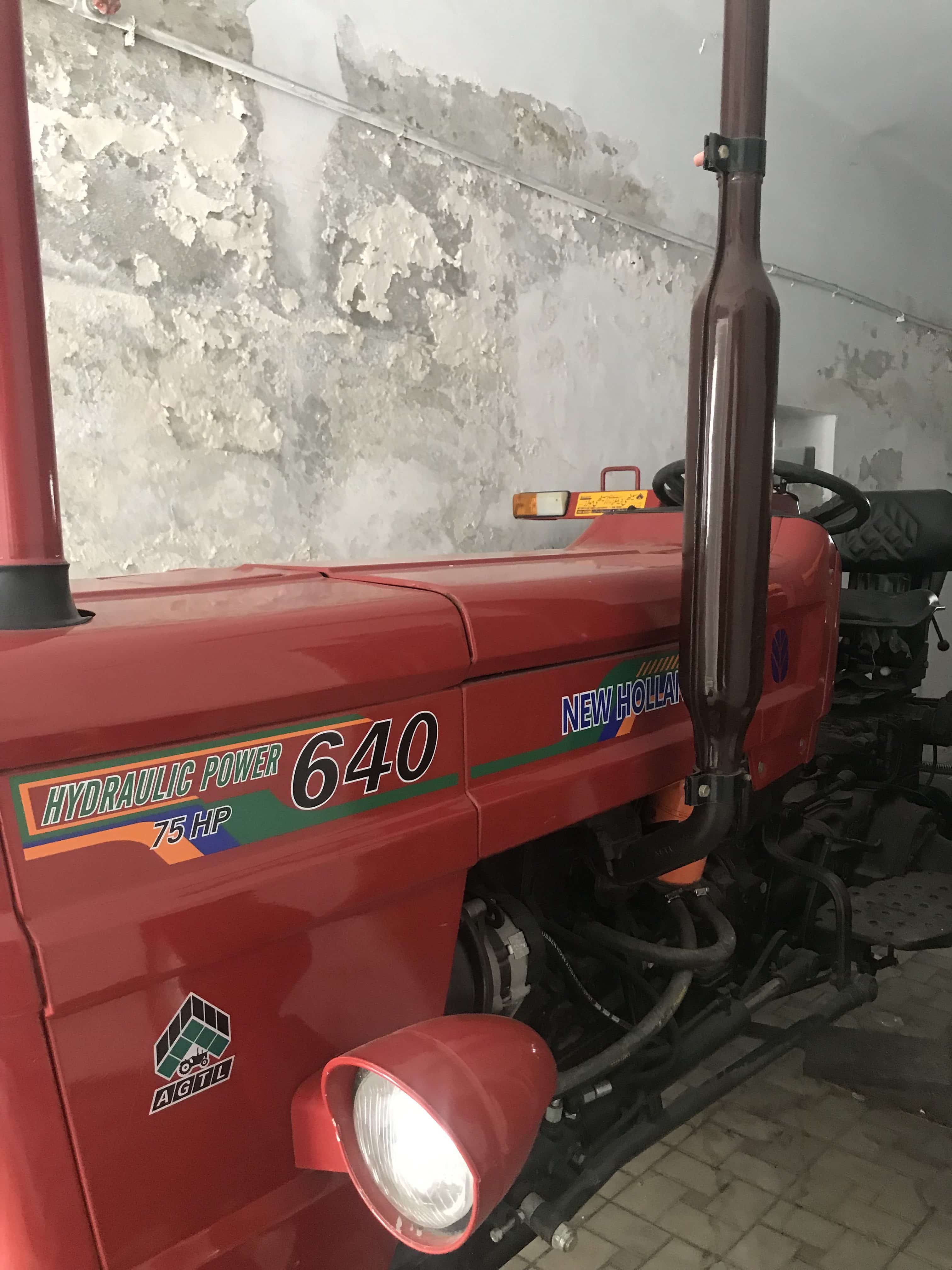 NH 640 tractor odel 2022