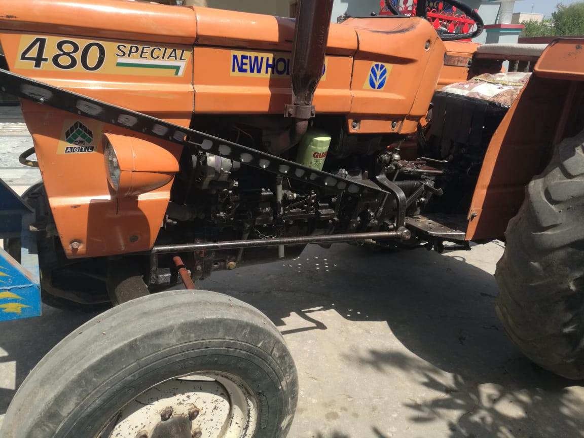 NH fiat 480 tractor model 2009