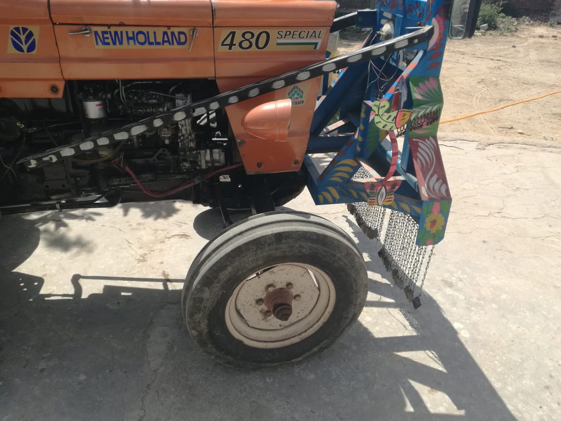 NH fiat 480 tractor model 2009