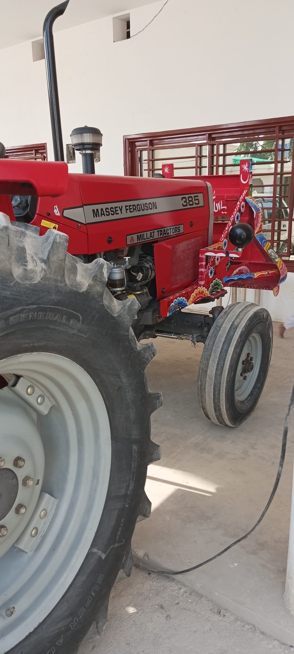 MF 385 model 2021 fresh tractor