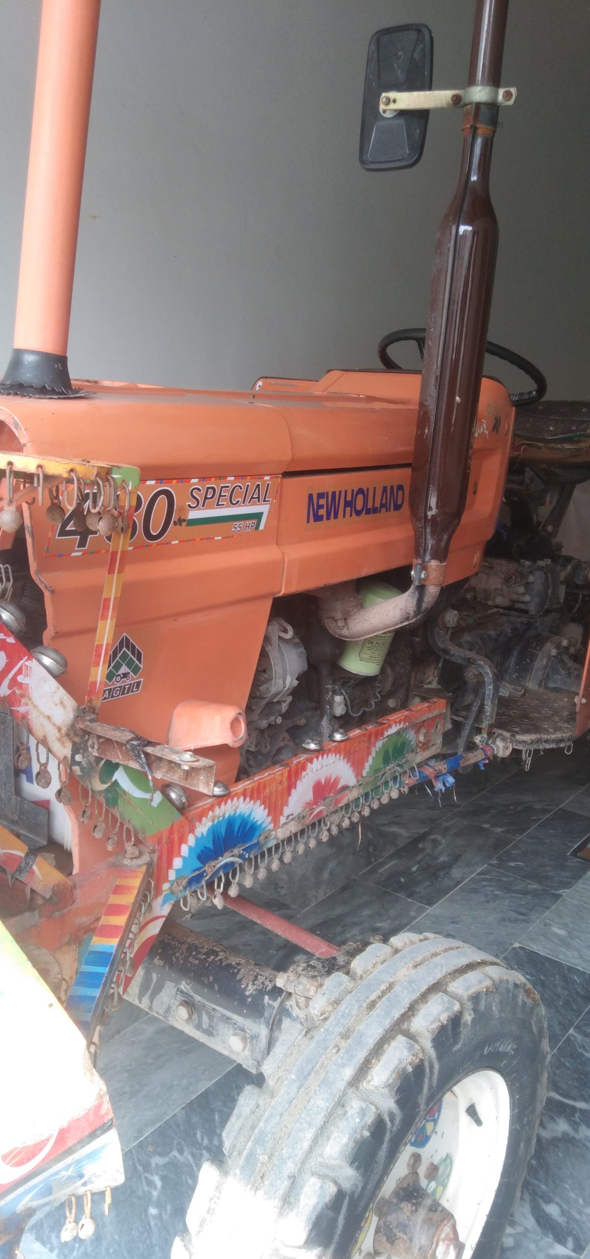 NH 480 tractor model 2014