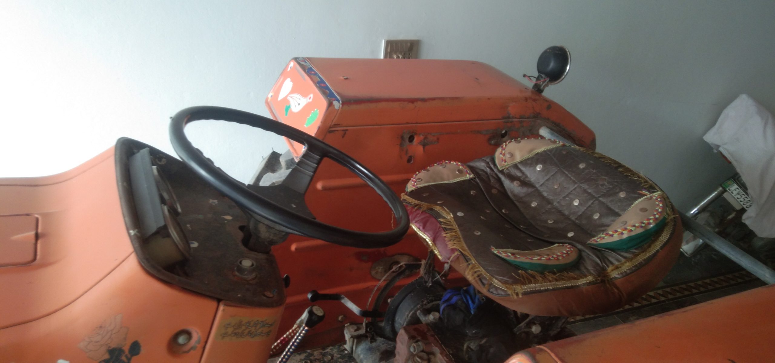 NH 480 tractor model 2014